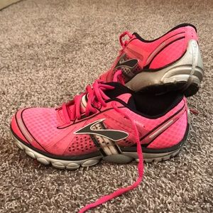 Women’s running shoes, size 7.5